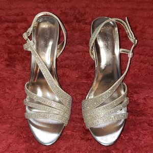 STUNNING Silver Slipper Goldtone Rhinestone 4" Heels